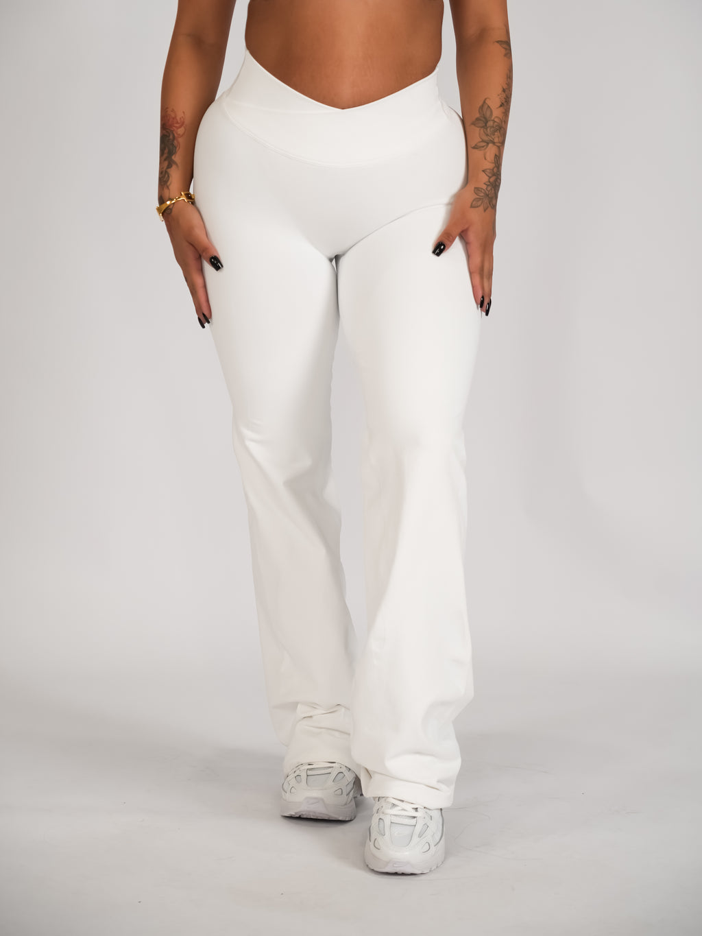CurveContour Sculpt Flares Classic White
