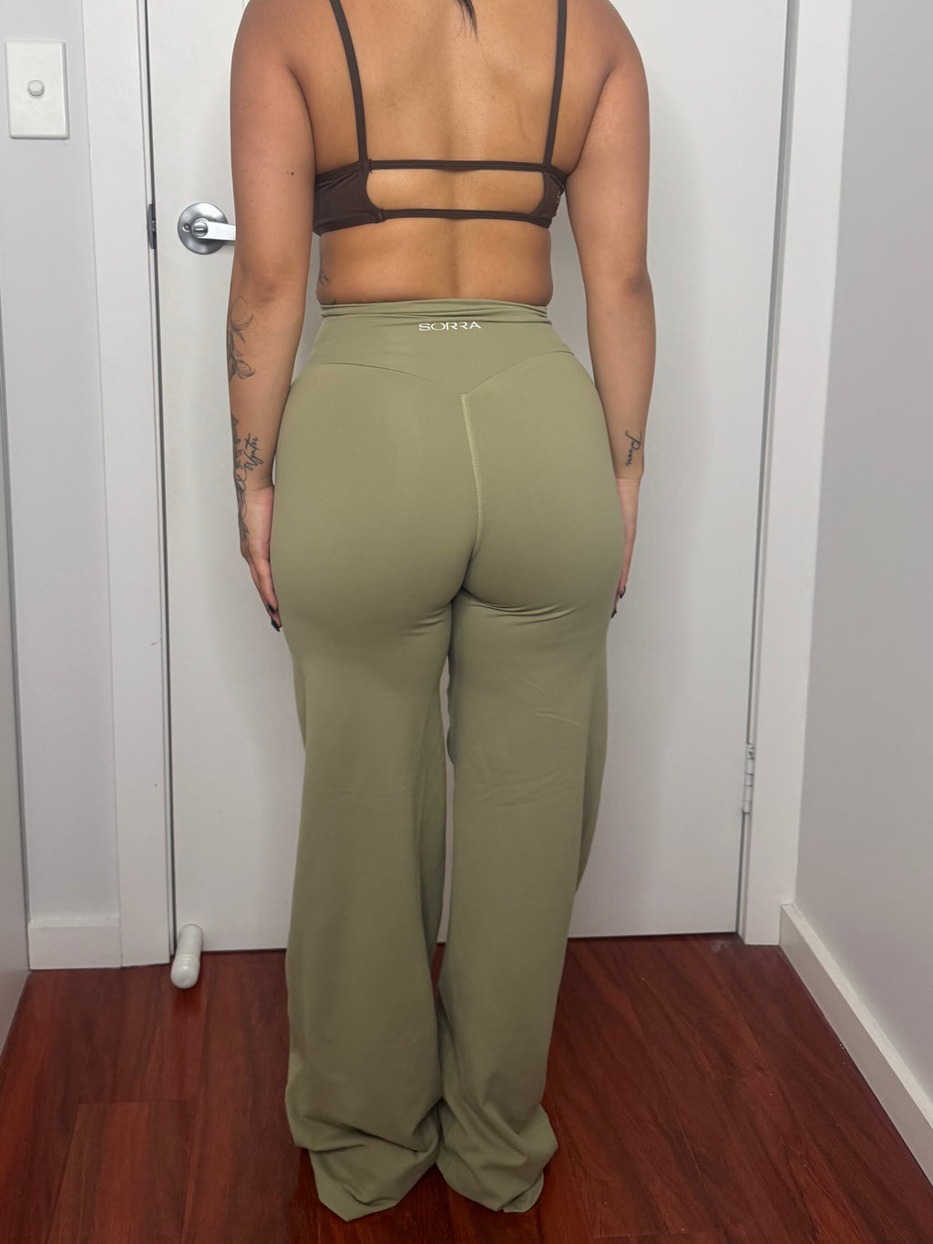 Sample Signature Straight Leg Pants SIZE S