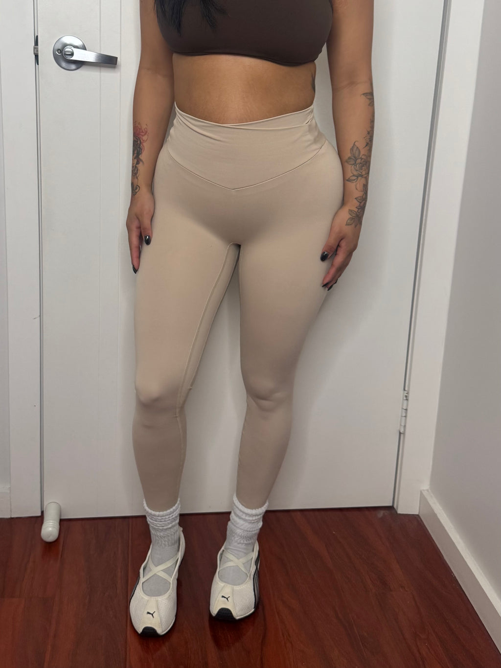 Sample Signature Hybrid Scrunch Leggingsn SIZE XS