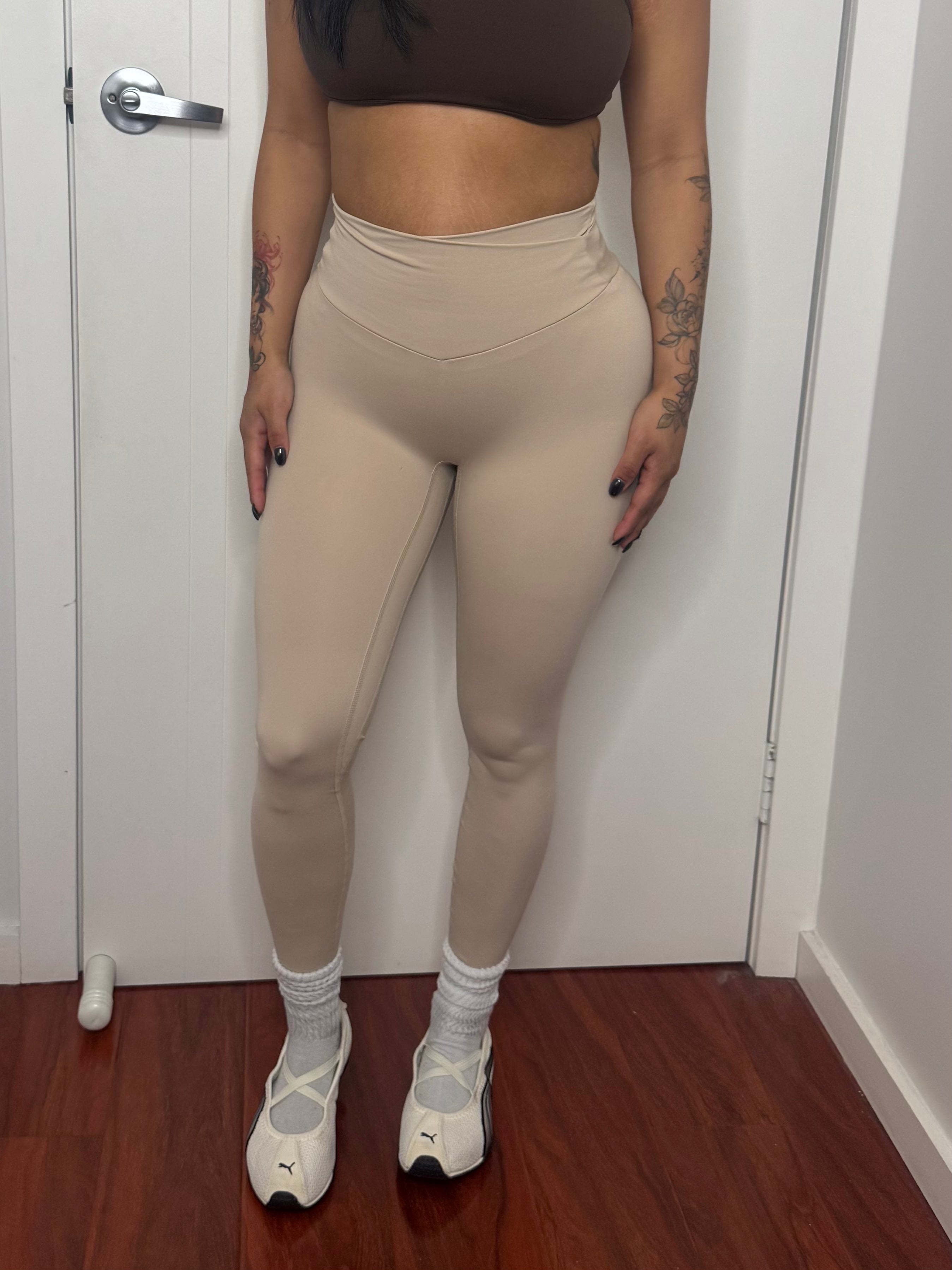Sample Signature Hybrid Scrunch Leggingsn SIZE XS