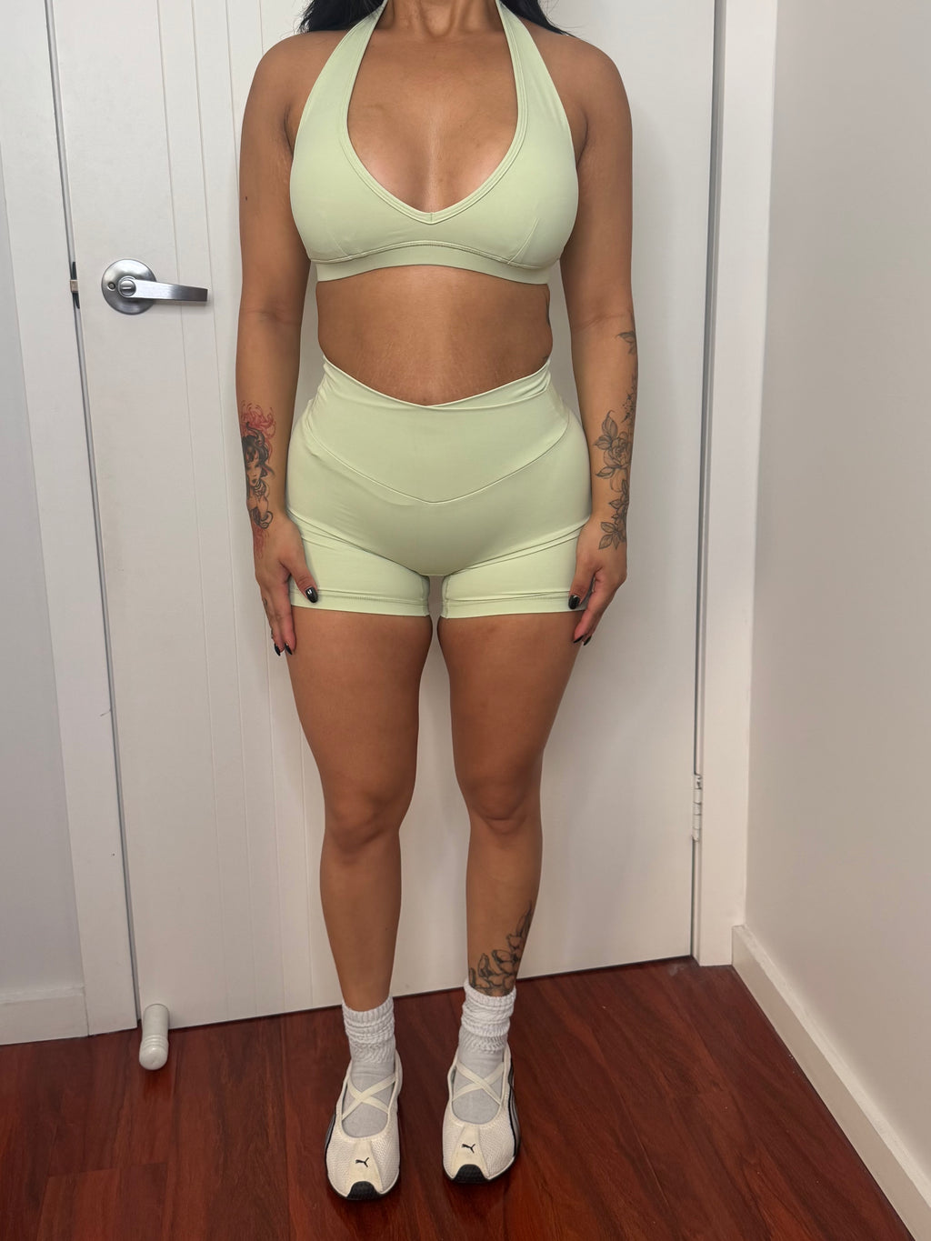 Sample Form Hybrid Scrunch Shorts 4' SIZE XS