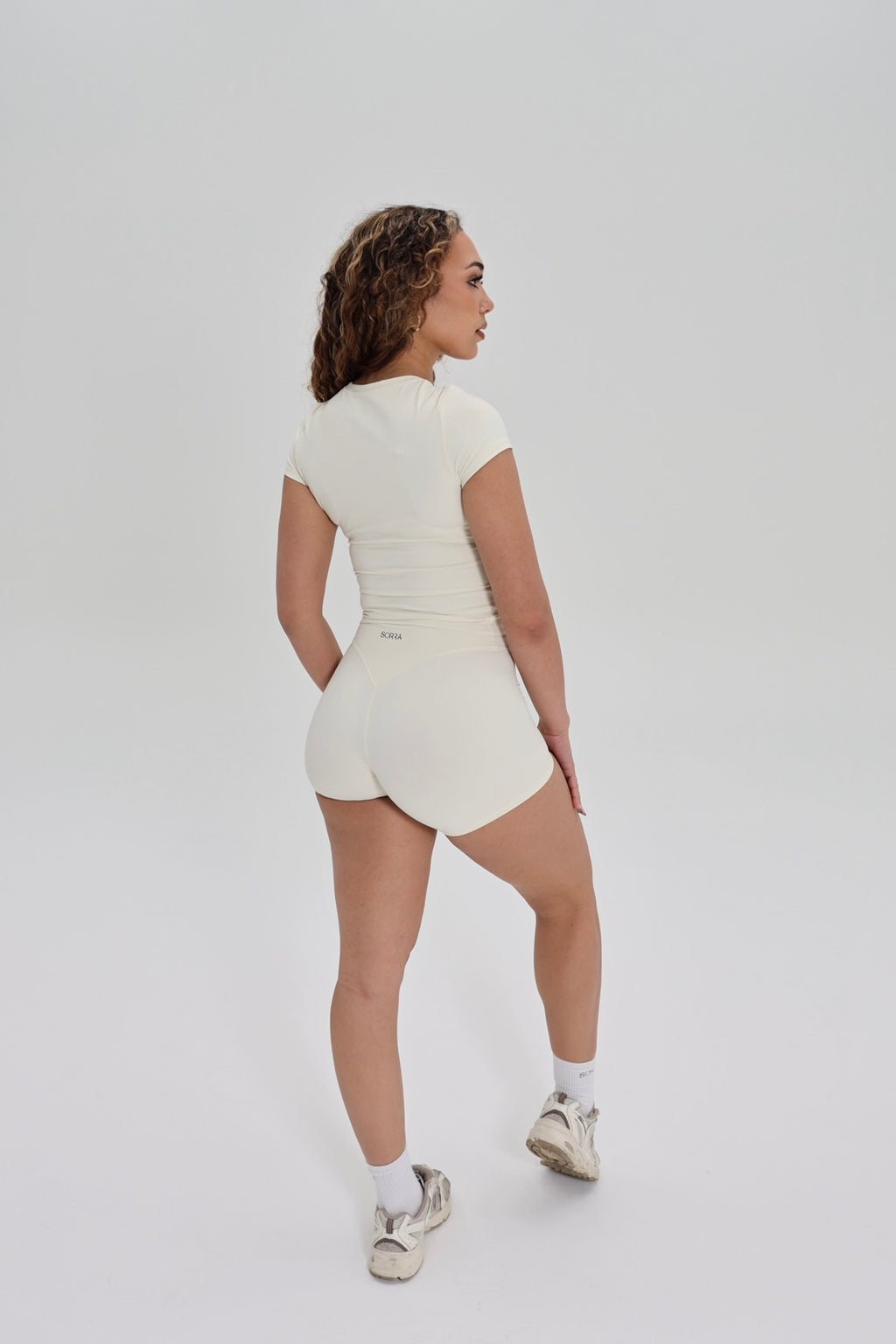 Classic Non-Scrunch Shorts Buttercream 4'